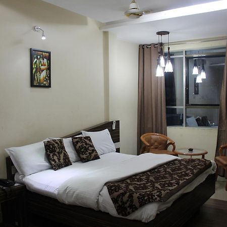 Hotel Swayam Джабалпур Экстерьер фото